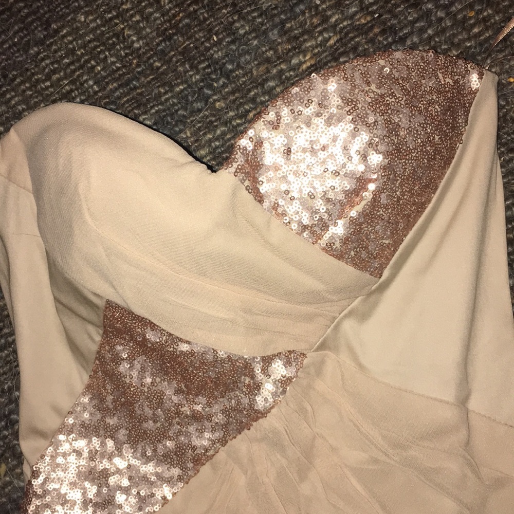 Dress - Picture 2 of 8